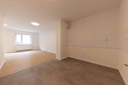 offenes Wohnzimmer 2 - 2 Zimmer Etagenwohnung zum Kaufen in Leipzig