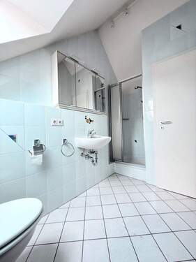 Bad im Dachgeschoss Bild 2 - 