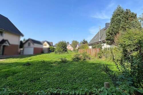 Blick von der Straße - Baulücke in Zentrumsnähe! - 375.000,00&nbsp;EUR Kaufpreis, ca.&nbsp; 0,00&nbsp;m&sup2;