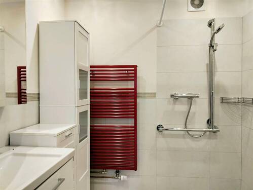 Bad mit Dusche im EG - 