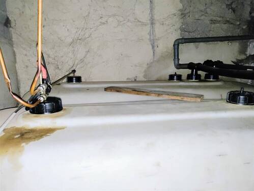 Öltanks im Nebengebäude - 