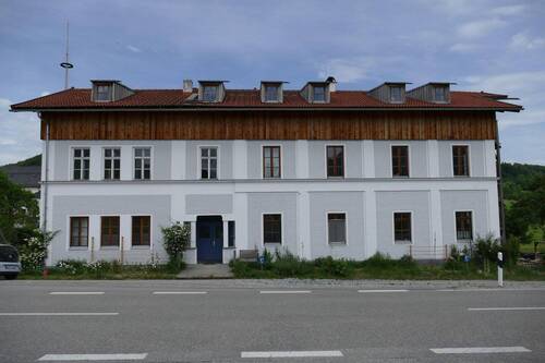 Front-Ansicht - 4 Zimmer Etagenwohnung zum Kaufen in Samerberg