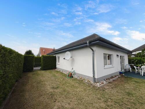 Bungalowansicht - 3 Zimmer Mehrfamilienhaus, Wohnhaus zum Kaufen in Wiek