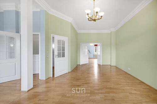 OFFENES WOHNZIMMER - 6 Zimmer Etagenwohnung in Bad Homburg vor der Höhe