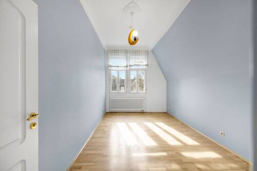 EINLADENDES SCHLAFZIMMER - 
