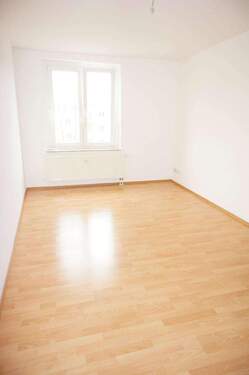 Wohnzimmer - Frei ab 1.2.26 ! 2. OG ! Balkon Schlaf- und Wohnzi. zum Innenhof**