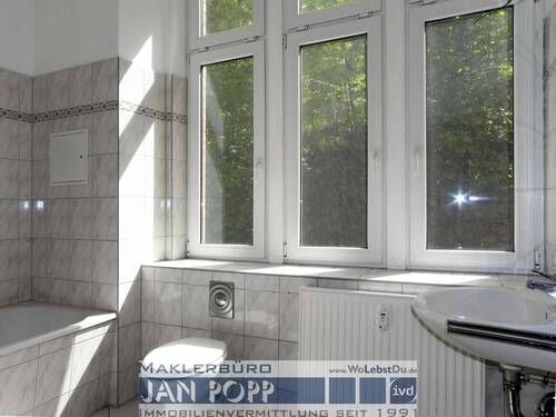 Tageslichtbad mit Wanne - 