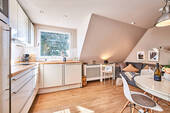Wohnzimmer & Küche - 3 Zimmer Etagenwohnung zum Kaufen in Sylt