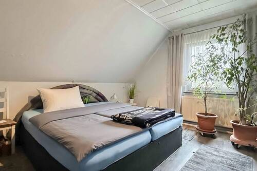 Schlafzimmer OG - 9 Zimmer Mehrfamilienhaus, Wohnhaus in Stemwede