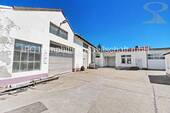 Hofbereich mit Nebengelass - 