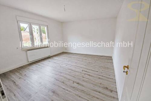 Wohnzimmer im EG - 