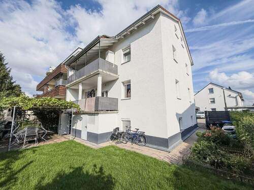 Hausansicht hinten - 1 Zimmer Mehrfamilienhaus, Wohnhaus in Sindelfingen