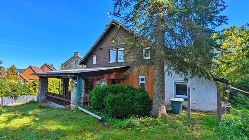 Hausansicht - Reihenendhaus mit Potenzial - 49.000,00&nbsp;EUR Kaufpreis, ca.&nbsp; 120,00&nbsp;m&sup2;&nbsp;Wohnfl&auml;che