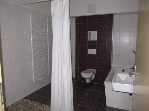 Bad1 - 3 Zimmer Etagenwohnung zur Miete in Chemnitz