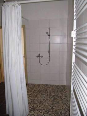 Dusche - 3 Zimmer Etagenwohnung in Chemnitz