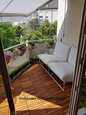 Balkon mit Markise - Etagenwohnung mit 87,00 m&sup2; in München zum Kaufen