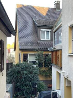 Zugang zum Gebäude 1A - 4 Zimmer Einfamilienhaus zum Kaufen in Stuttgart