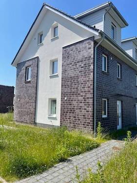 IVN präsentiert: - Traumhafte Neubau DHH KFW 40NH in Bad Bramstedt
