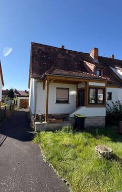 Ansicht - Kleinod im Dornröschenschlaf mit traumhaften Wartburgblick