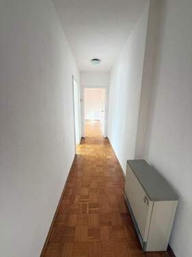 Flur - Etagenwohnung mit 63,00 m&sup2; in Essen zum Kaufen