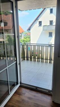 Ausgang zum Balkon - 2 Zimmer Etagenwohnung in Hildburghausen