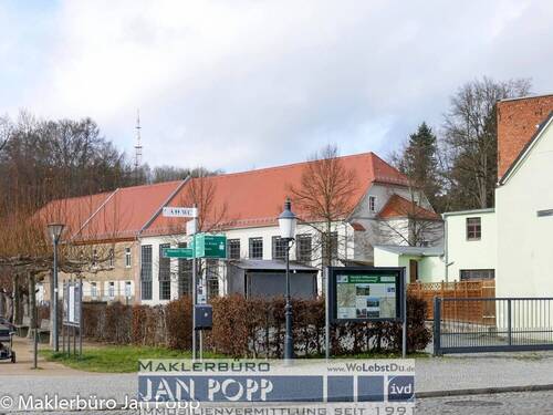 Parkeingang mit Orangerie - 