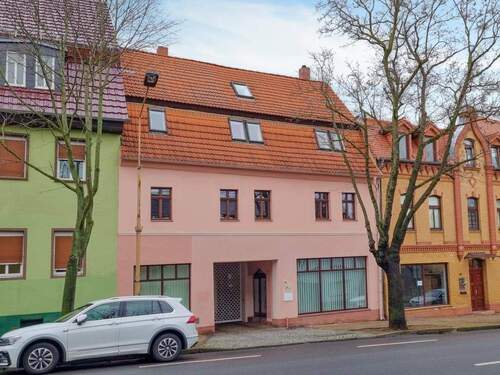 Vorderfront - 3 Zimmer Mehrfamilienhaus, Wohnhaus zum Kaufen in Lutherstadt Eisleben