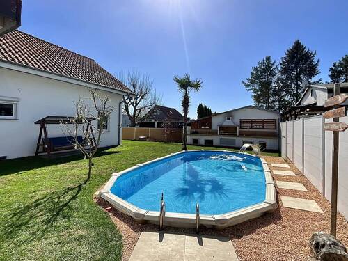 Poolbereich - Mediterranes Pool-und Gartenresort mit Haus in Berlin