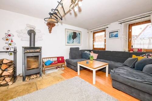 Wohnzimmer 1. OG - 8 Zimmer Einfamilienhaus in Malterdingen