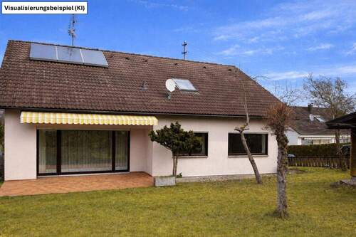 Blick vom Garten aufs Haus - KI aufgeräumt - 1 Zimmer Mehrfamilienhaus, Wohnhaus zum Kaufen in Bopfingen