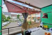 Gemütlicher Balkon zum Innenhof - 