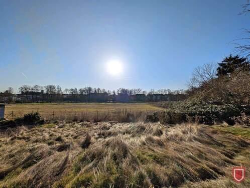 Freier Blick auf die Aue - Grundstück in Vellmar zum Kaufen