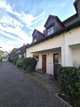 Haus.jpg - Reihenmittelhaus mit 128,00 m&sup2; in Wendelstein zum Kaufen