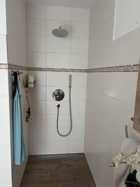 Dusche im Bad - 