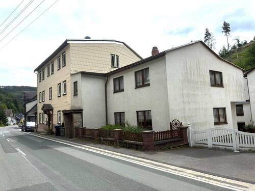 Außenansicht - 2- Familienhaus in Mellenbach + Gewerbeeinheit