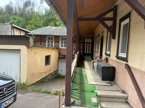 Außenansicht - 8 Zimmer Mehrfamilienhaus, Wohnhaus in Mellenbach-Glasbach