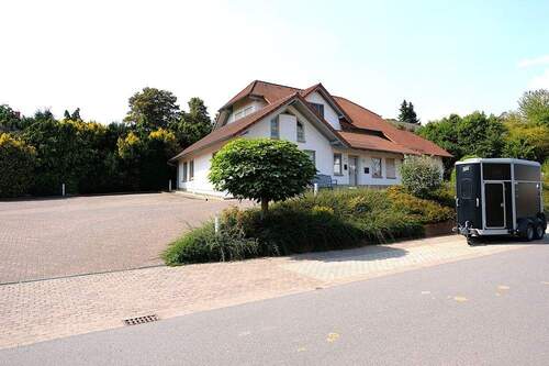 Bild 3 - 6 Zimmer Einfamilienhaus in Neuenstein