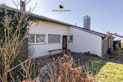 Eigener Eingangsbereich - 6 Zimmer Etagenwohnung zum Kaufen in Plüderhausen