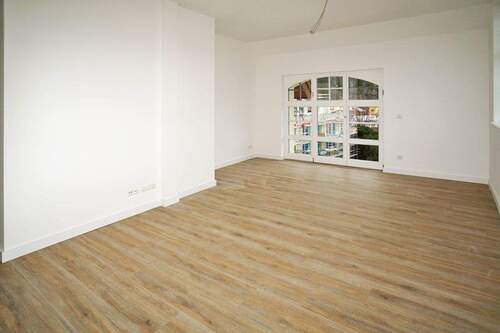 Wohnen - 4 Zimmer Etagenwohnung zur Miete in Freital / Saalhausen