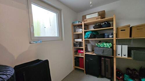 Kellerabteil mit Fenster - 
