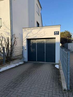 Tiefgarageneinfahrt - 