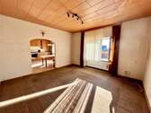 Wohnzimmer - Mehrfamilienhaus, Wohnhaus mit 135,00 m² in Illingen zum Kaufen