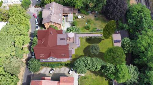 Visualisierung mit Anbau - 