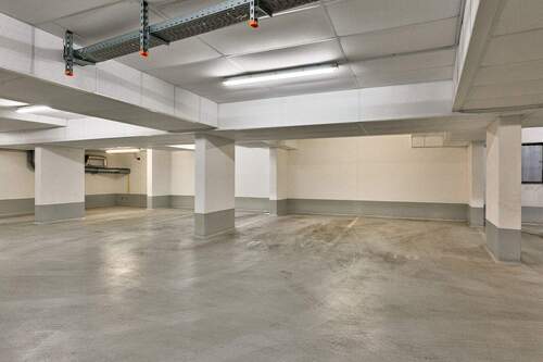 Tiefgaragenstellplatz - 