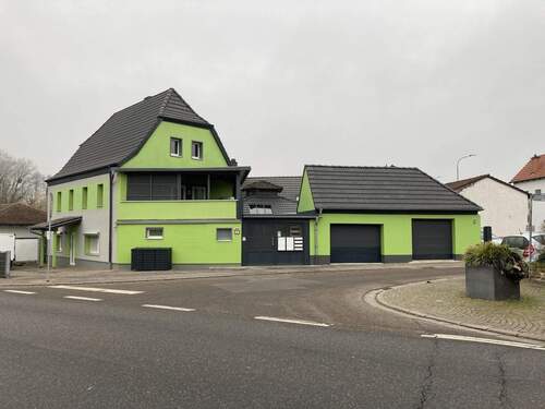 Straßenseite - 1 Zimmer Mehrfamilienhaus, Wohnhaus zum Kaufen in Billigheim-Ingenheim