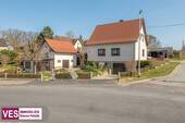 ves-017-32.jpg - Einfamilienhaus mit Einliegerwohnung und Nebengebäude in Miltitz
