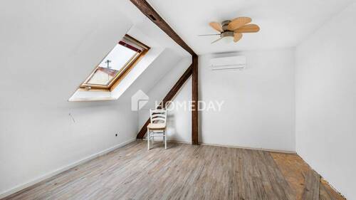 1. OG Schlafzimmer 1 - 