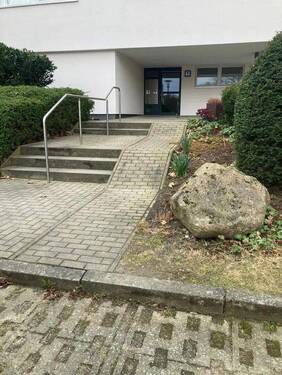 Bild 1 - Helle 3-Zimmer-Wohnung mit Aufzug, Stellplatz und Loggia in Wolfsburg-Detmerode - provisionsfrei