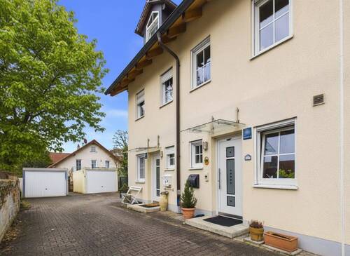 Außenansicht - Charmantes Reihenhaus mit Kamin, Garten & Hausgefühl in ruhiger Lage