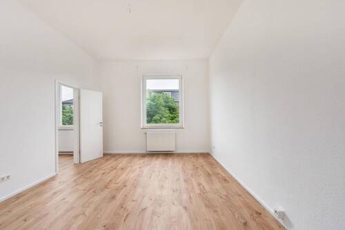 Wohnzimmer - 3 Zimmer Etagenwohnung in Düsseldorf